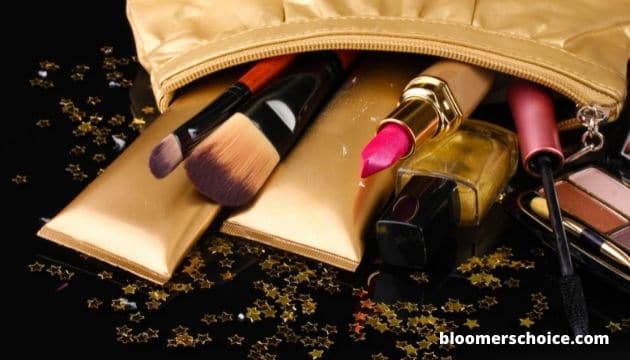 12 Necessary Items In Your Makeup Bag
