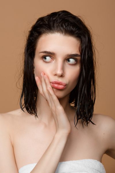 why-does-dry-skin-burn-when-moisturized-explained